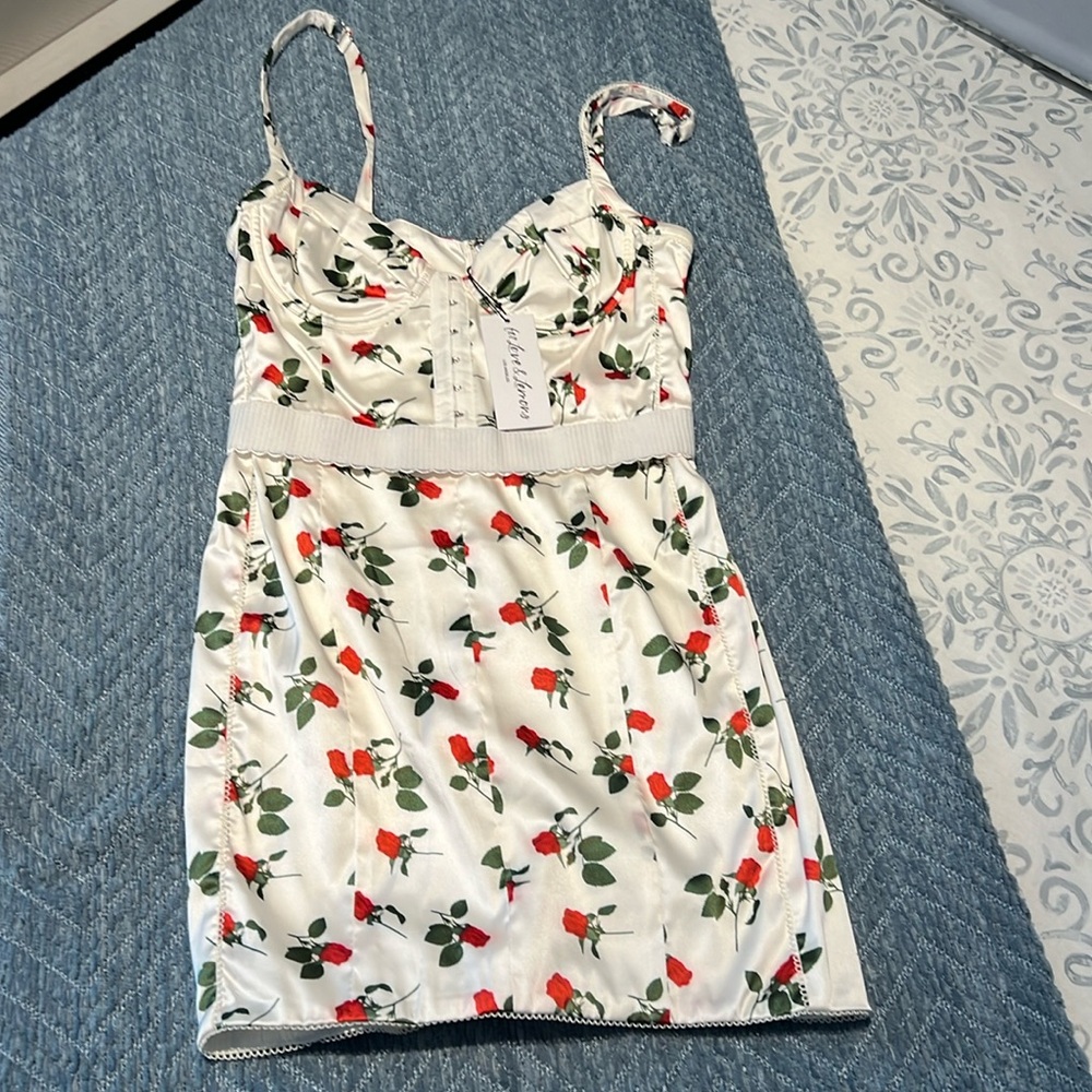 Victoria’s Secret never worn rose dress size small
